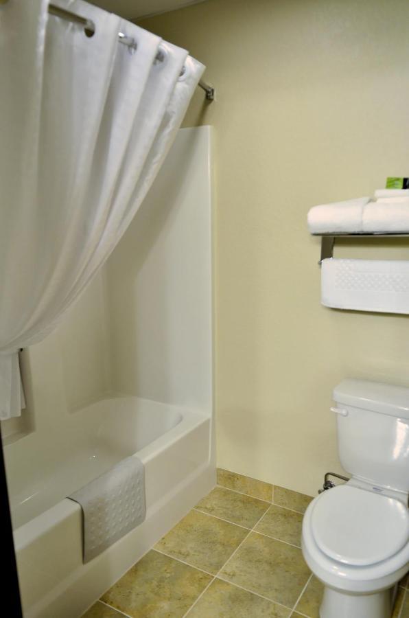 Cobblestone Inn & Suites - Lake View エクステリア 写真