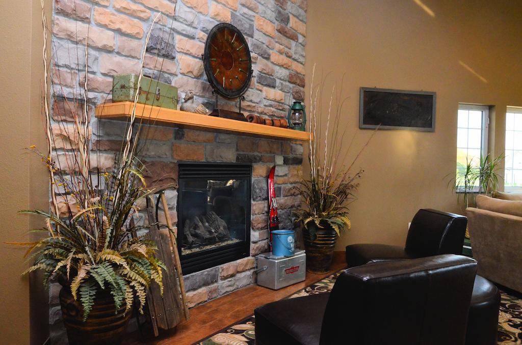 Cobblestone Inn & Suites - Lake View エクステリア 写真