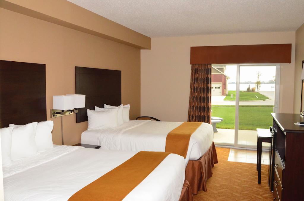 Cobblestone Inn & Suites - Lake View 部屋 写真