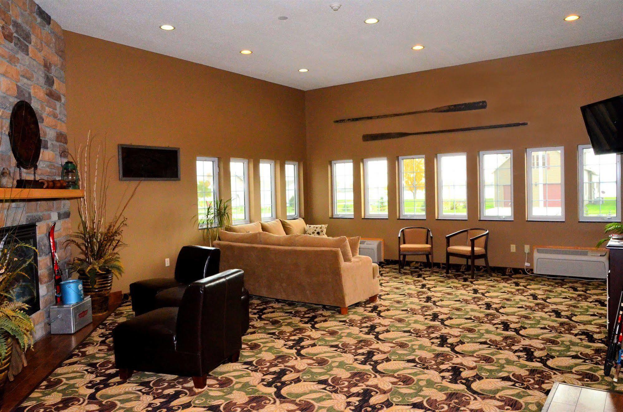 Cobblestone Inn & Suites - Lake View エクステリア 写真